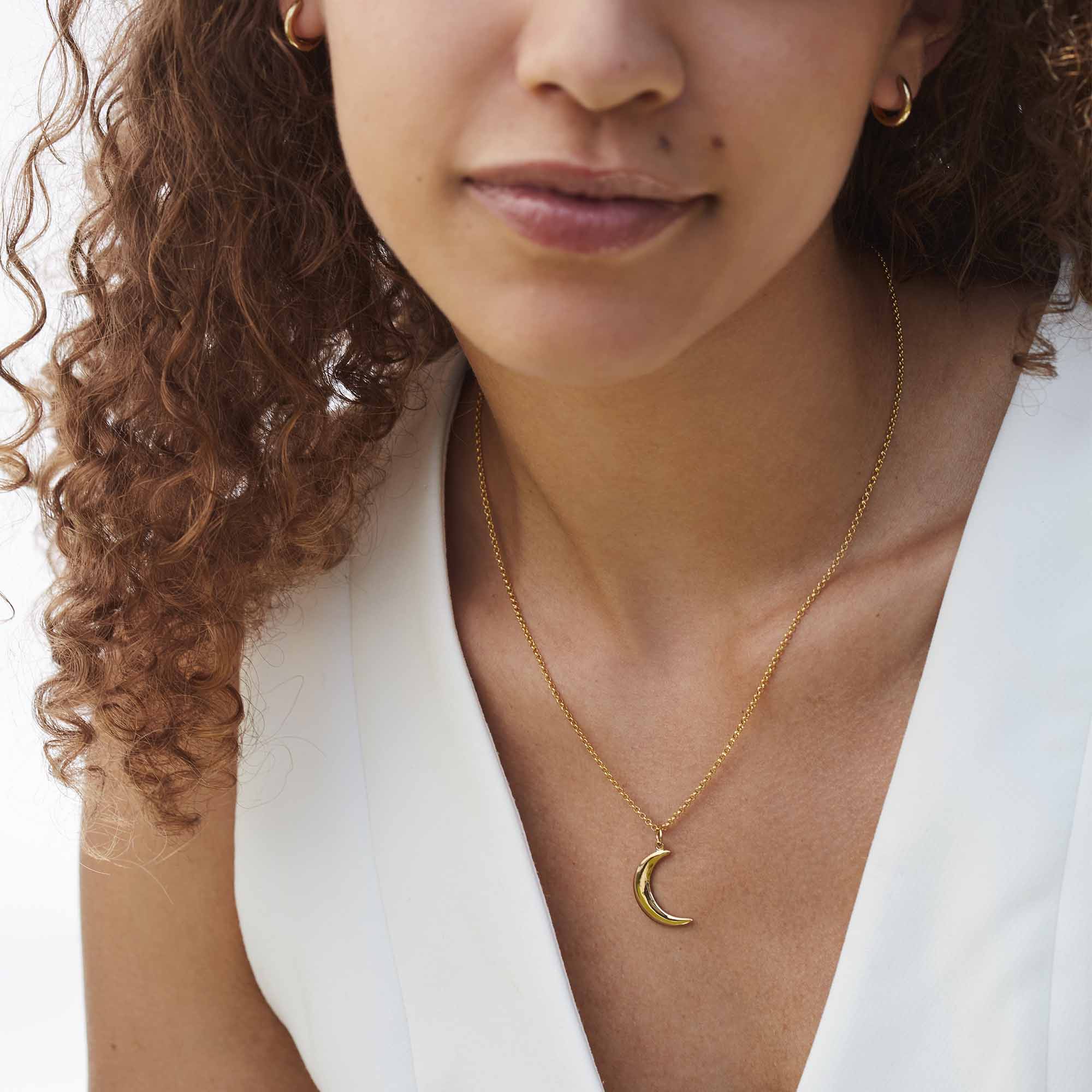 Crescent Moon Necklace Gold - Image 3