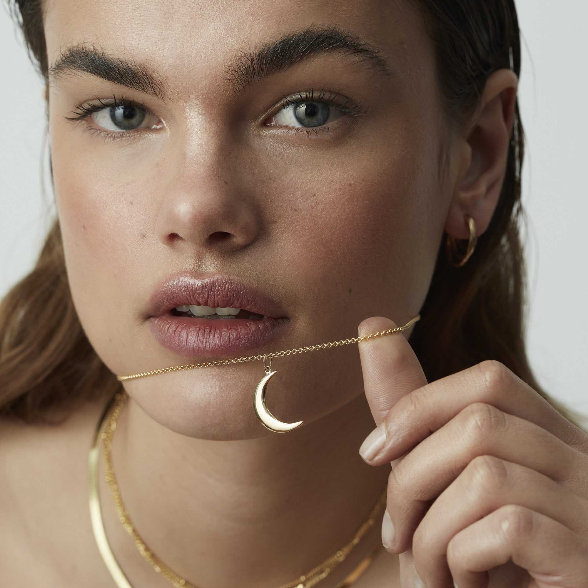 Crescent Moon Necklace Gold - Image 4