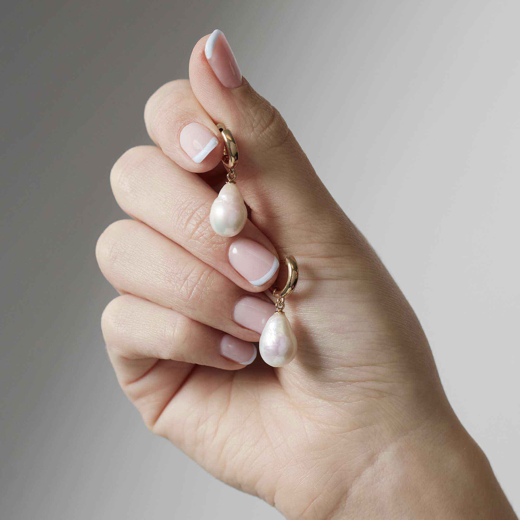 Freshwater Pearl Drop Earrings Gold - Image 3