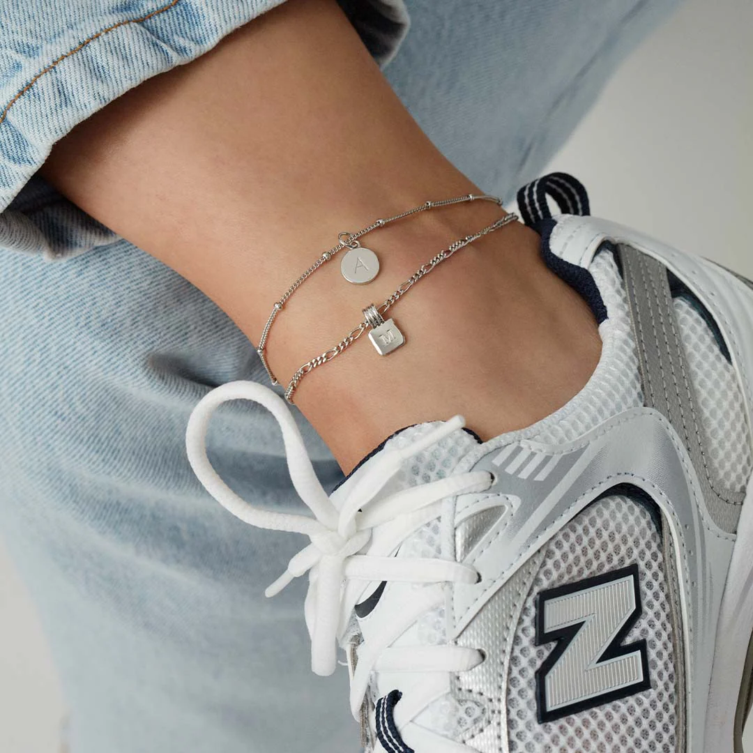 Mini Disc Initial Anklet Gold - Image 4
