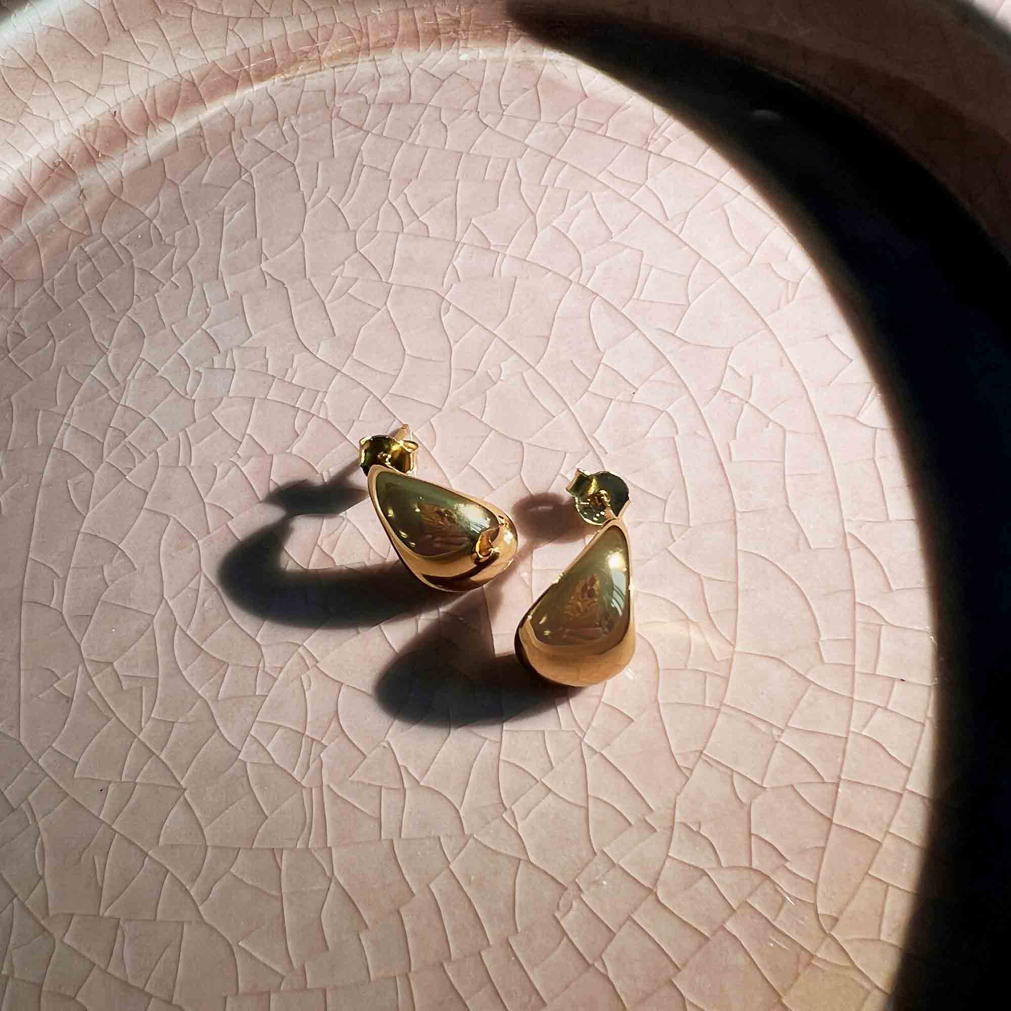 Tear drop statement studs silver - Image 3